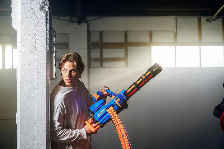 X-Shot Insanity Rage Fire – motorový blaster s pásem na 40 šipek, stativem a 72 pěnovými šipkami
